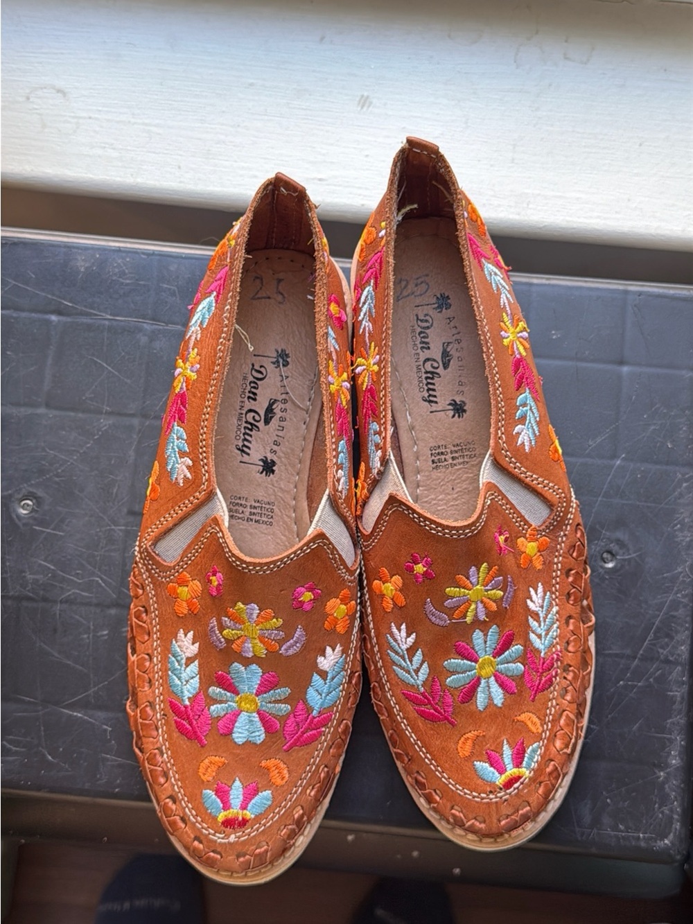 Don Chuy Artesanías - Embroidered Tan Slip-On Flats with Bright Floral Detail
